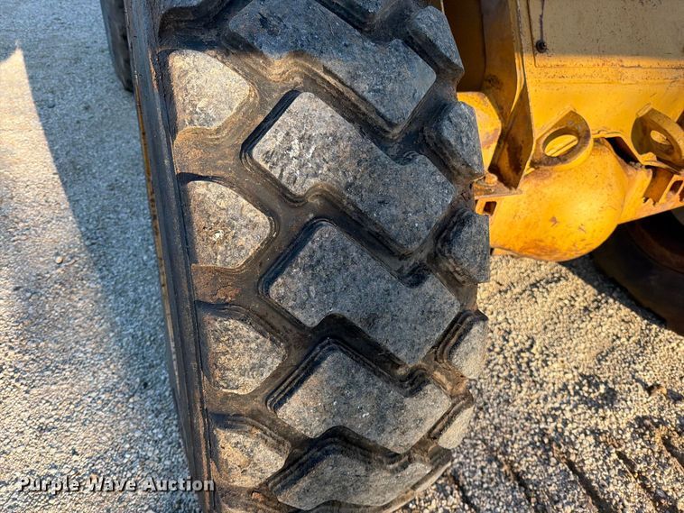image for item FN5911 1985 Caterpillar 926 wheel loader