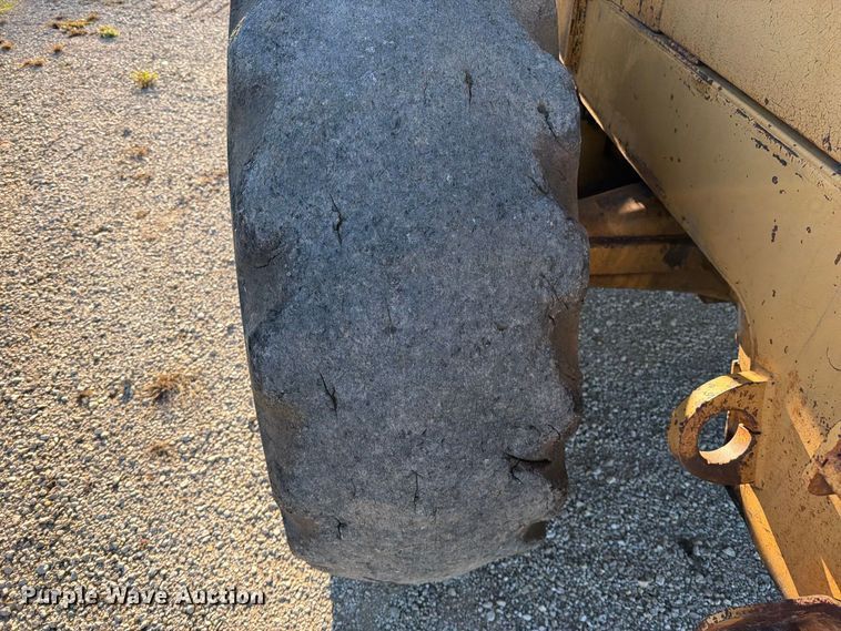 image for item FN5911 1985 Caterpillar 926 wheel loader