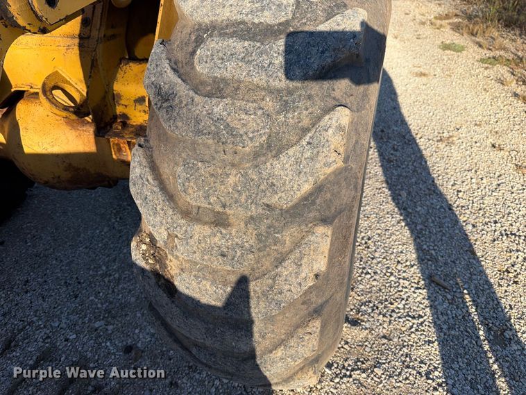 image for item FN5911 1985 Caterpillar 926 wheel loader