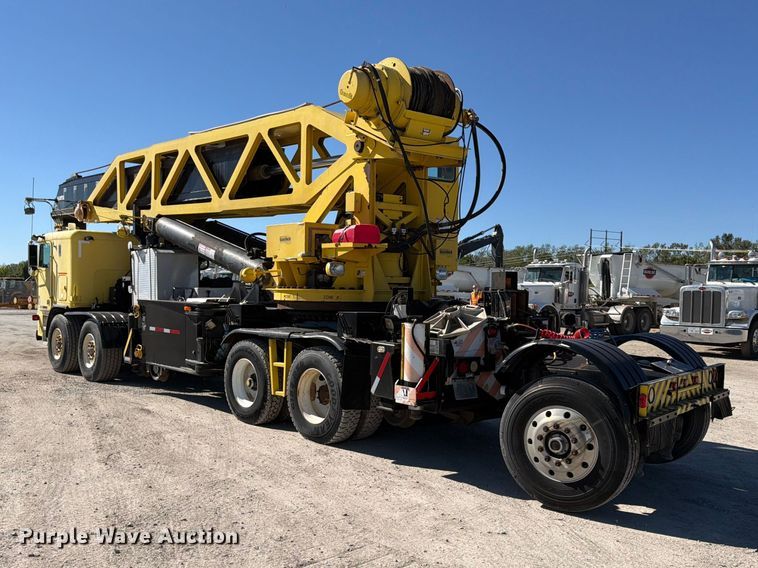 image for item FP4074 1996 Freightliner crane truck