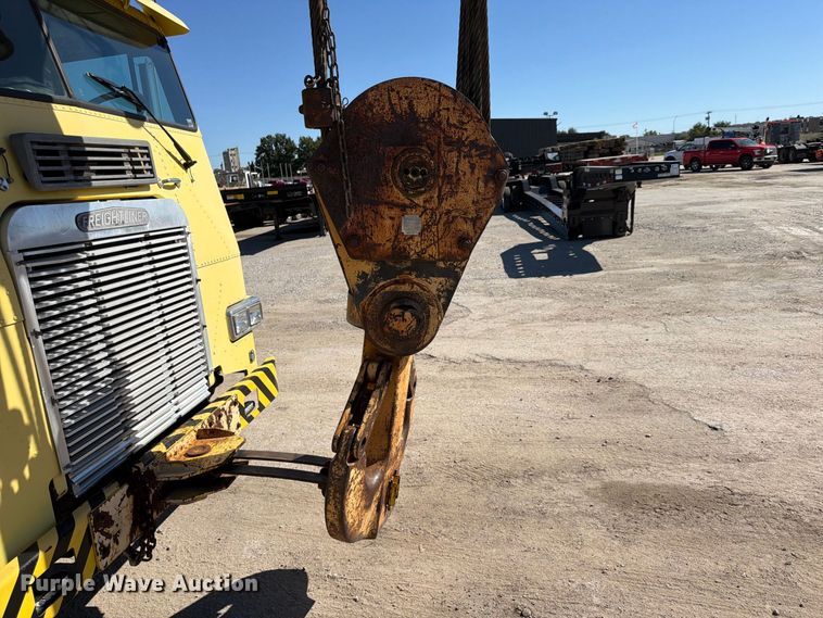 image for item FP4074 1996 Freightliner crane truck