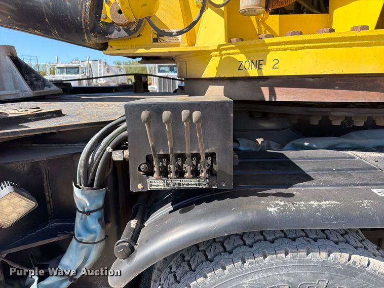 image for item FP4074 1996 Freightliner crane truck