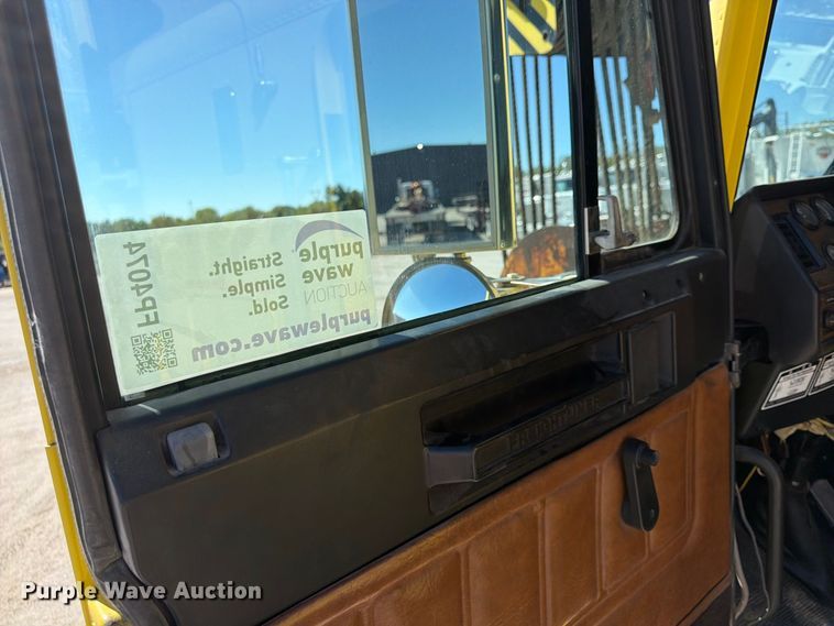 image for item FP4074 1996 Freightliner crane truck