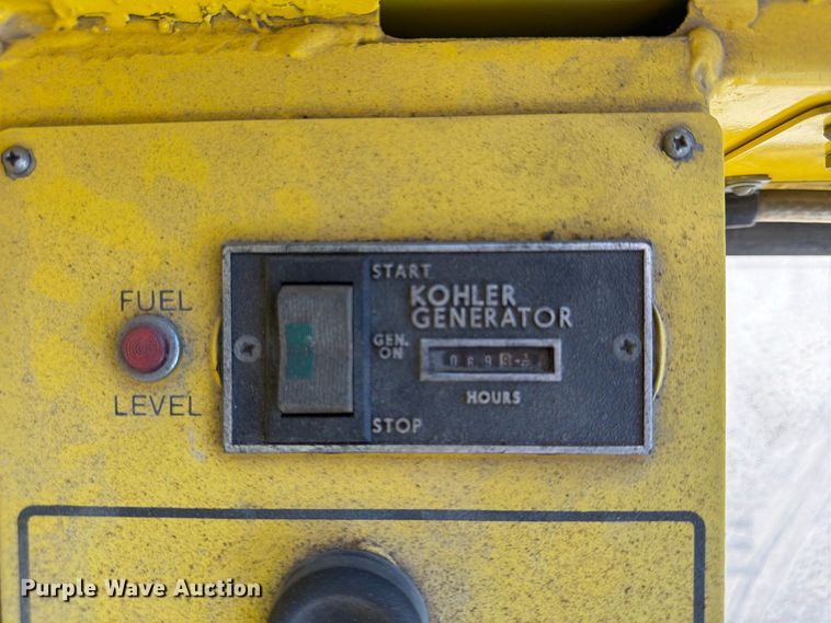 image for item FP4074 1996 Freightliner crane truck