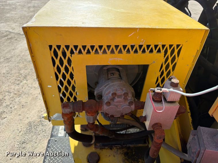 image for item FP4074 1996 Freightliner crane truck