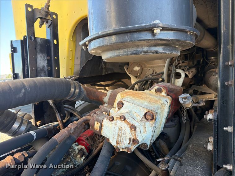 image for item FP4074 1996 Freightliner crane truck