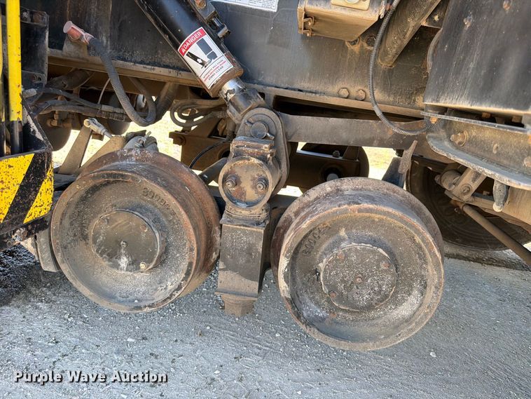 image for item FP4074 1996 Freightliner crane truck