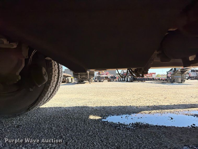 image for item FP4074 1996 Freightliner crane truck