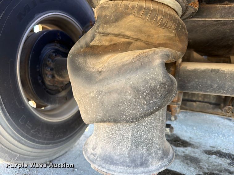 image for item FP4074 1996 Freightliner crane truck