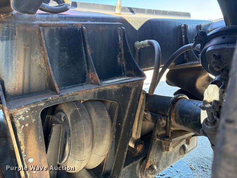 image for item FP4074 1996 Freightliner crane truck