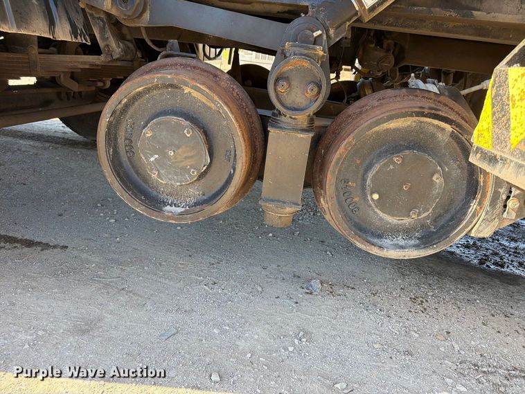 image for item FP4074 1996 Freightliner crane truck