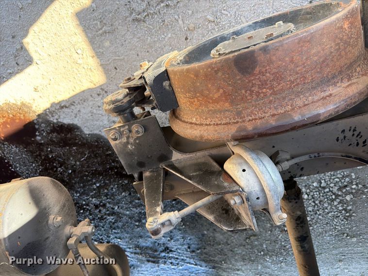 image for item FP4074 1996 Freightliner crane truck
