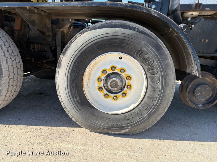 image for item FP4074 1996 Freightliner crane truck