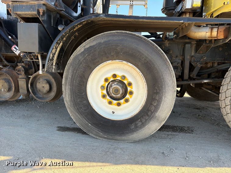 image for item FP4074 1996 Freightliner crane truck