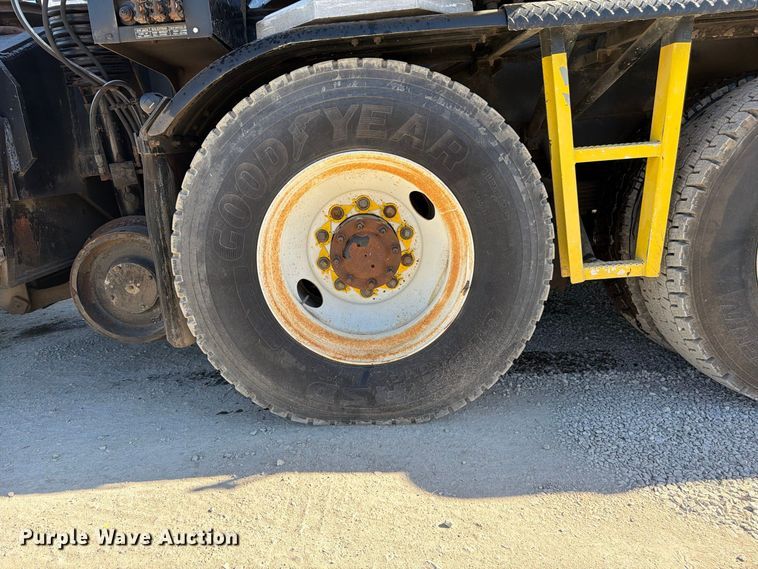 image for item FP4074 1996 Freightliner crane truck