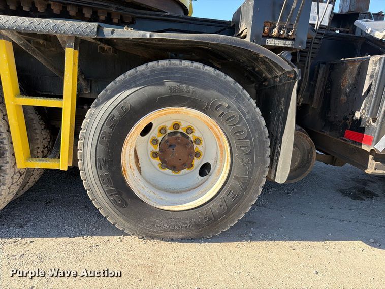 image for item FP4074 1996 Freightliner crane truck