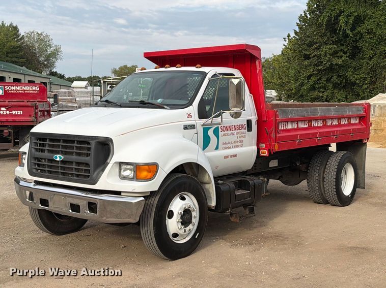 2000 Ford F650 Super Duty XL dump truck