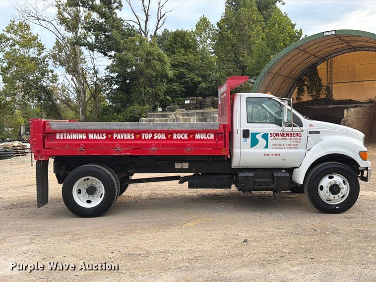 image for item FT6404 2000 Ford F650 Super Duty XL dump truck