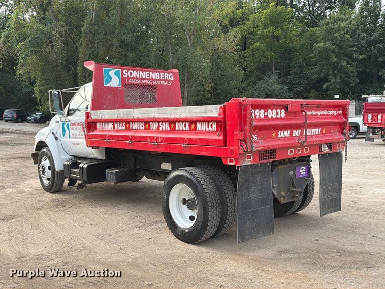 image for item FT6404 2000 Ford F650 Super Duty XL dump truck
