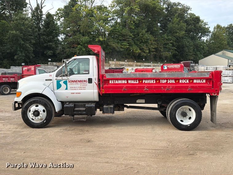 image for item FT6404 2000 Ford F650 Super Duty XL dump truck