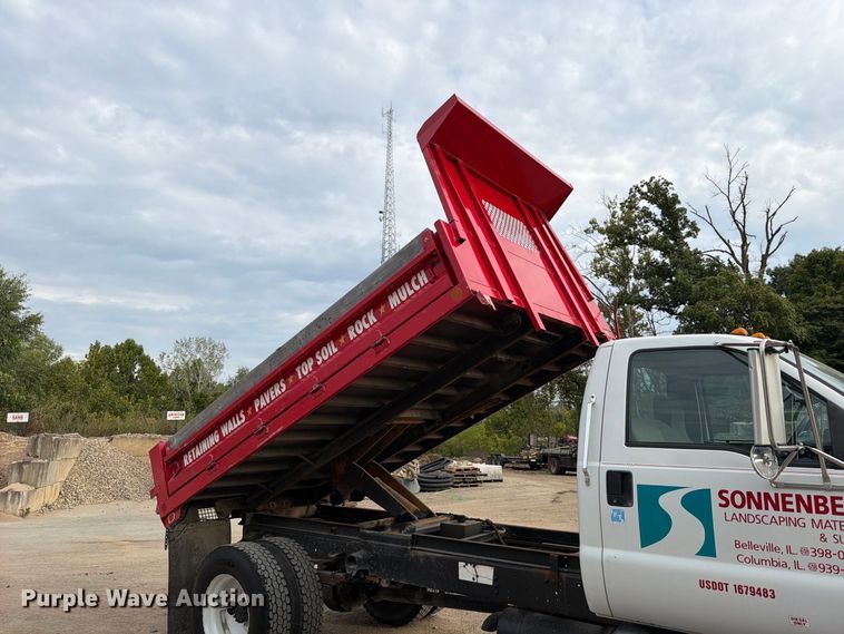 image for item FT6404 2000 Ford F650 Super Duty XL dump truck