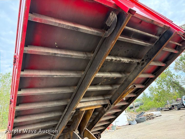 image for item FT6404 2000 Ford F650 Super Duty XL dump truck
