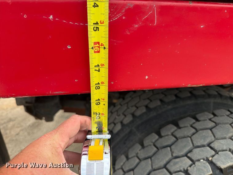 image for item FT6404 2000 Ford F650 Super Duty XL dump truck