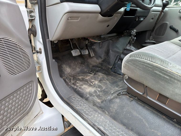image for item FT6404 2000 Ford F650 Super Duty XL dump truck