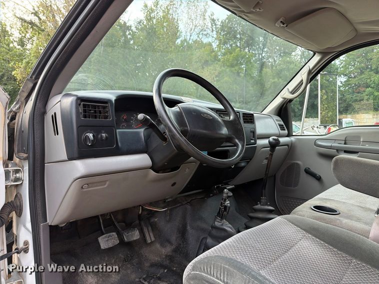 image for item FT6404 2000 Ford F650 Super Duty XL dump truck