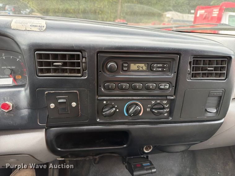 image for item FT6404 2000 Ford F650 Super Duty XL dump truck