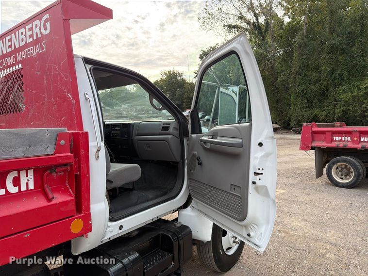 image for item FT6404 2000 Ford F650 Super Duty XL dump truck