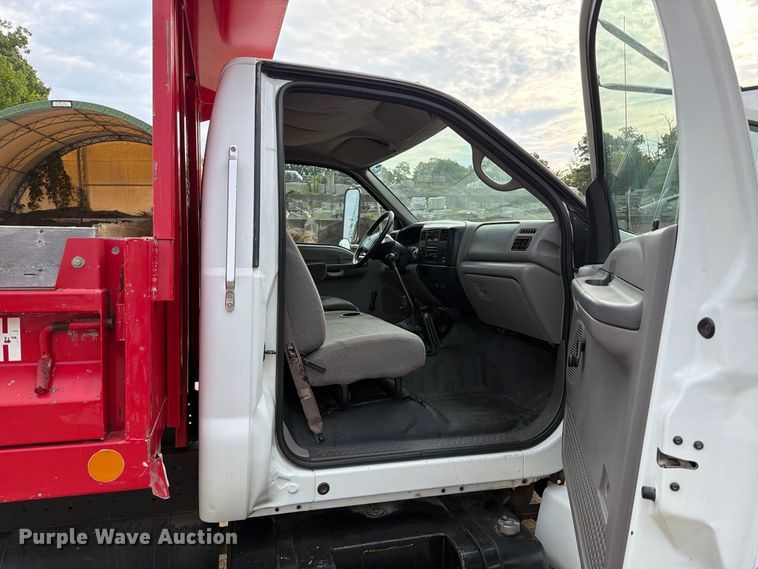 image for item FT6404 2000 Ford F650 Super Duty XL dump truck
