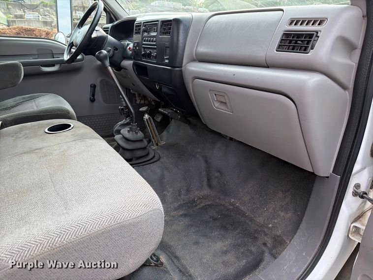 image for item FT6404 2000 Ford F650 Super Duty XL dump truck
