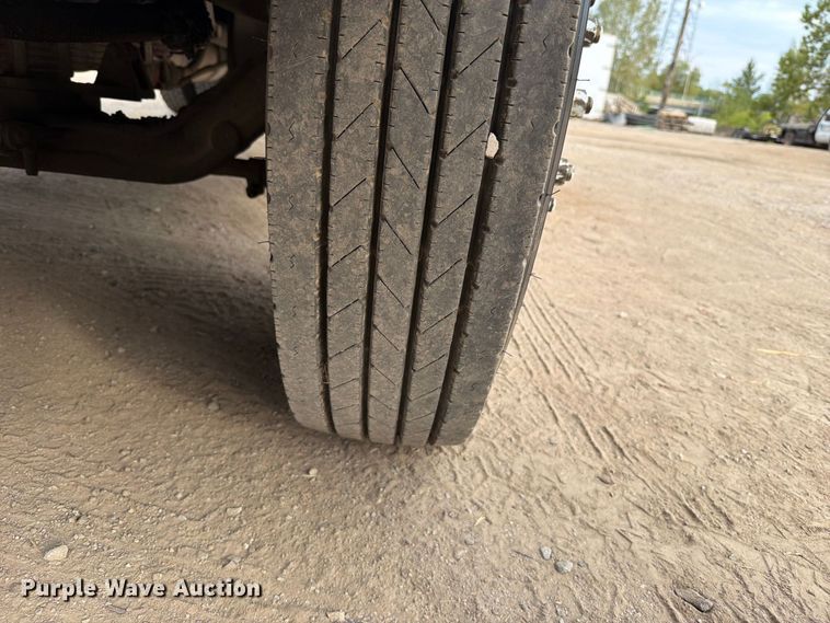 image for item FT6404 2000 Ford F650 Super Duty XL dump truck