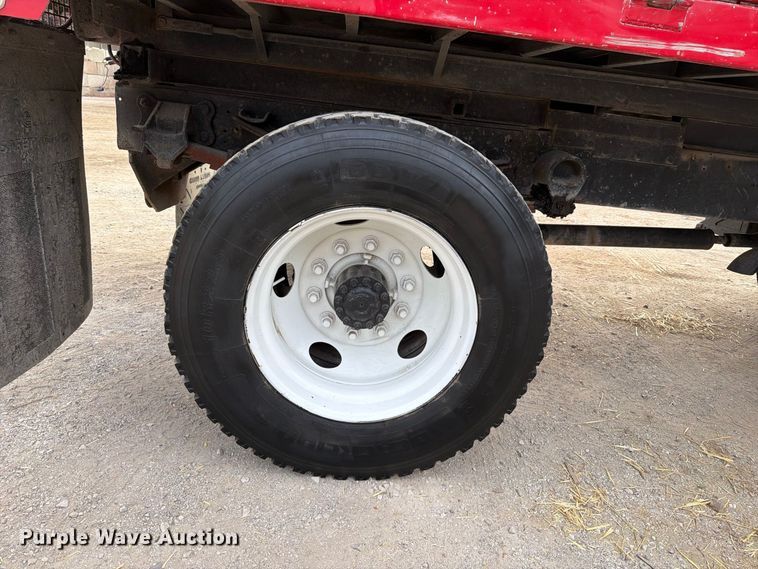 image for item FT6404 2000 Ford F650 Super Duty XL dump truck