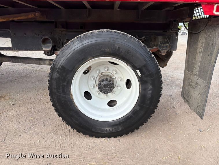 image for item FT6404 2000 Ford F650 Super Duty XL dump truck