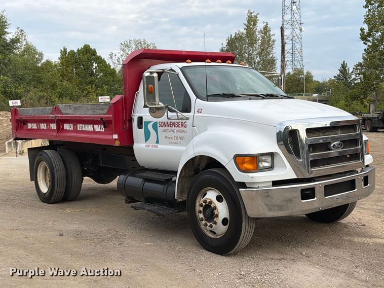image for item FT6405 2006 Ford F650 Super Duty dump truck