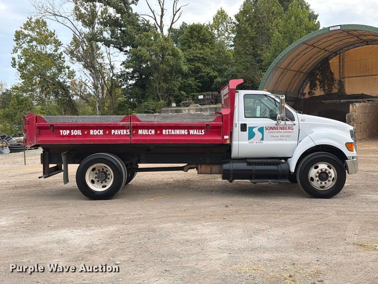image for item FT6405 2006 Ford F650 Super Duty dump truck