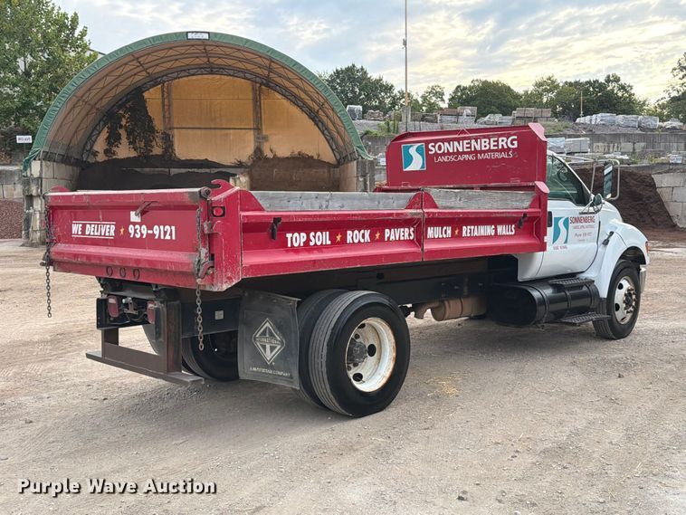 image for item FT6405 2006 Ford F650 Super Duty dump truck
