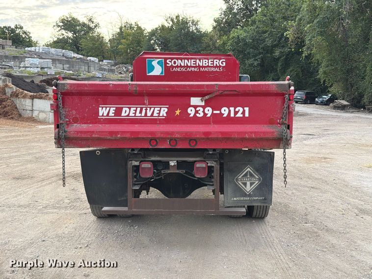 image for item FT6405 2006 Ford F650 Super Duty dump truck