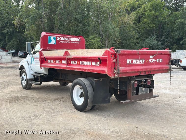 image for item FT6405 2006 Ford F650 Super Duty dump truck