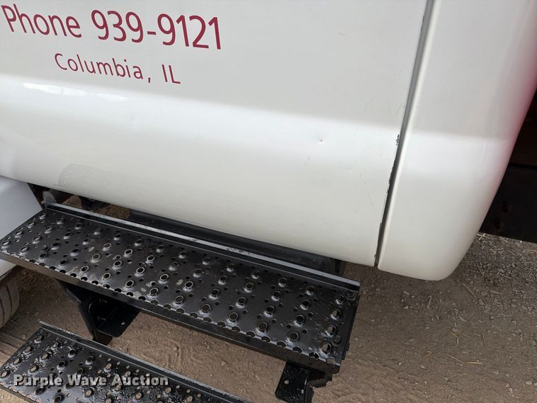 image for item FT6405 2006 Ford F650 Super Duty dump truck