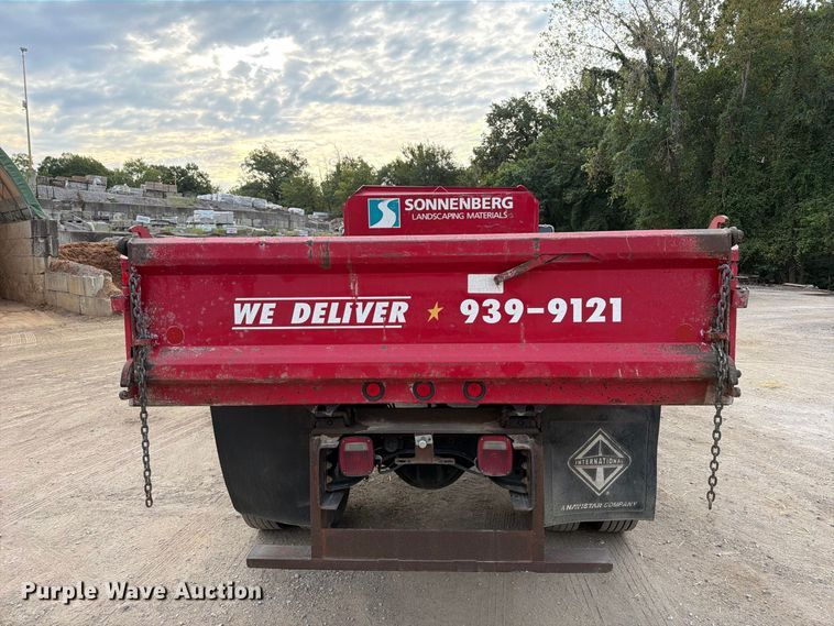 image for item FT6405 2006 Ford F650 Super Duty dump truck