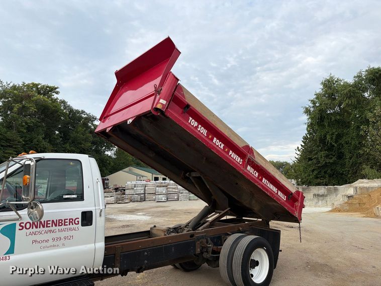 image for item FT6405 2006 Ford F650 Super Duty dump truck