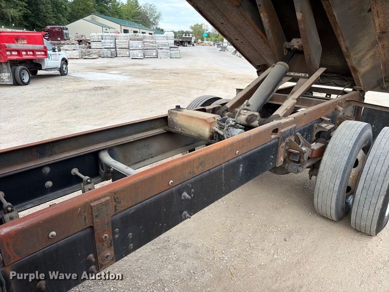image for item FT6405 2006 Ford F650 Super Duty dump truck