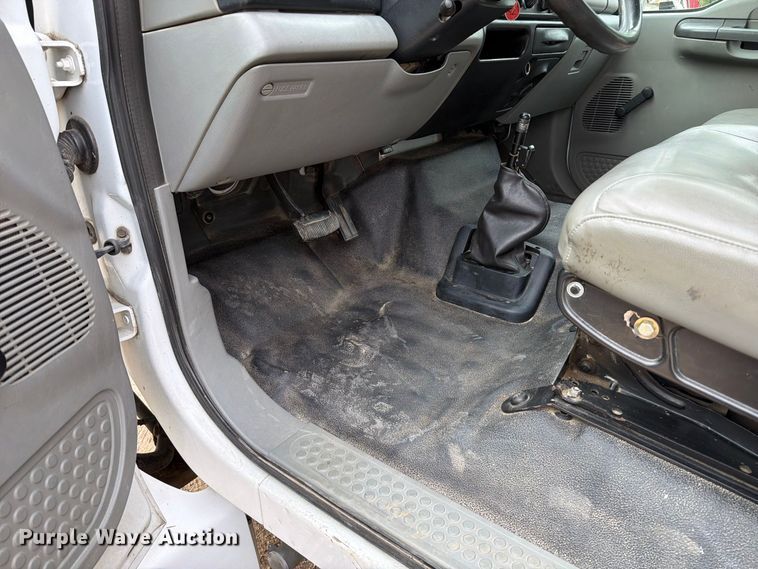 image for item FT6405 2006 Ford F650 Super Duty dump truck