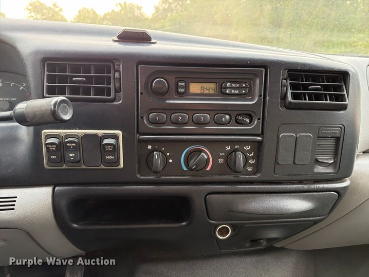image for item FT6405 2006 Ford F650 Super Duty dump truck