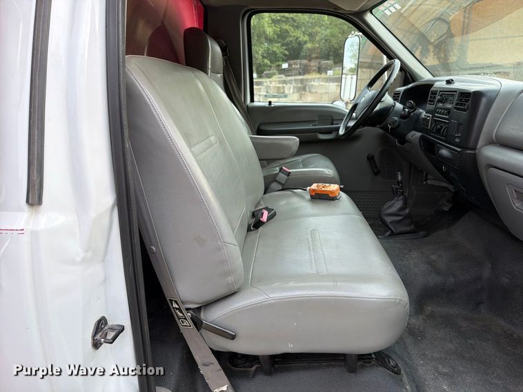 image for item FT6405 2006 Ford F650 Super Duty dump truck