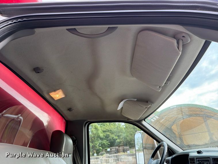 image for item FT6405 2006 Ford F650 Super Duty dump truck