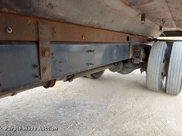 image for item FT6405 2006 Ford F650 Super Duty dump truck